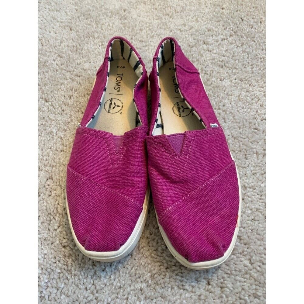 TOMS Women's W7.5 Magenta‎ Canvas Slip-On Shoes